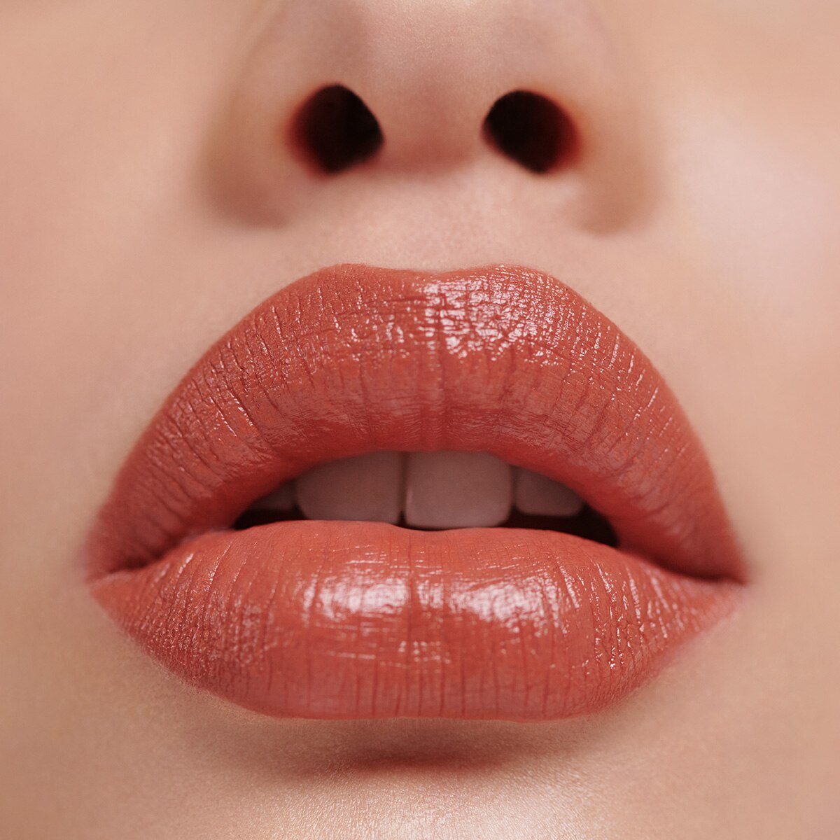 DRAW THE ATTENTION LIP CRAYON (L&Aacute;PIZ PARA LABIOS)